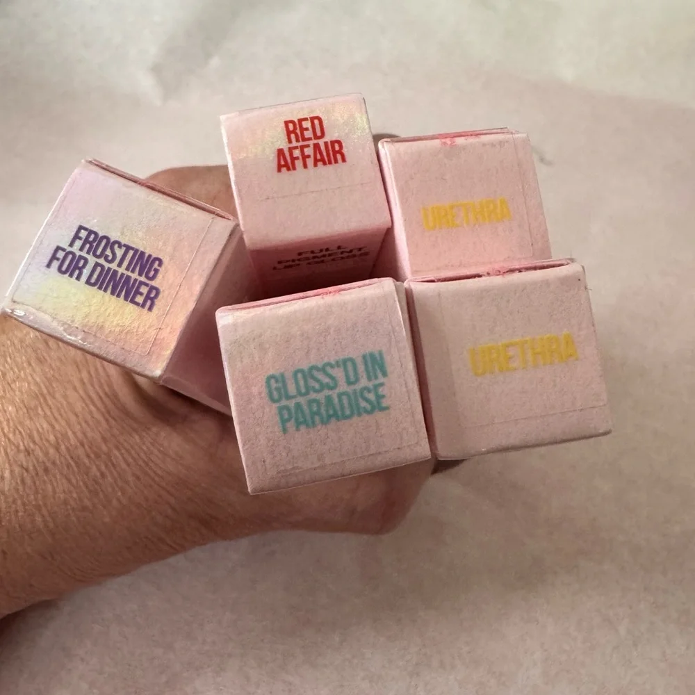 Jeffree Star Lipgloss with Charm Glam‎ Eyeshadow Palette